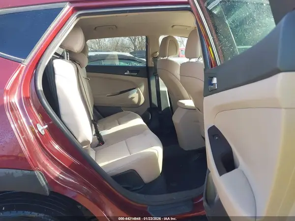 KM8J23A43JU644700 2018 HYUNDAI TUCSON - Image 8