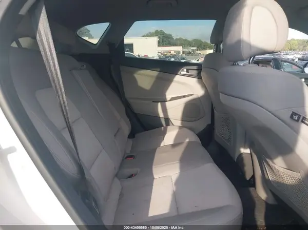 KM8J23A43JU654420 2018 HYUNDAI TUCSON - Image 8