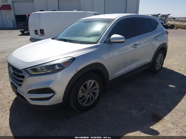 KM8J23A43JU656233 2018 HYUNDAI TUCSON - Image 2