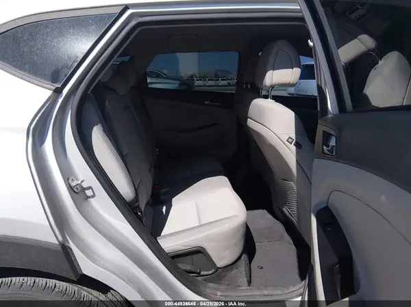 KM8J23A43JU656233 2018 HYUNDAI TUCSON - Image 8