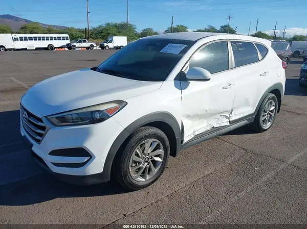 KM8J23A43JU676689 2018 HYUNDAI TUCSON - Image 2
