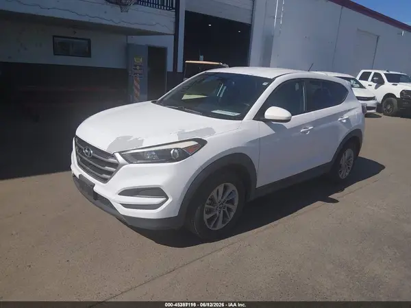KM8J23A43JU712526 2018 HYUNDAI TUCSON - Image 2