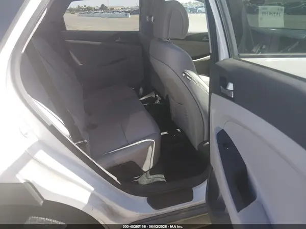 KM8J23A43JU712526 2018 HYUNDAI TUCSON - Image 8