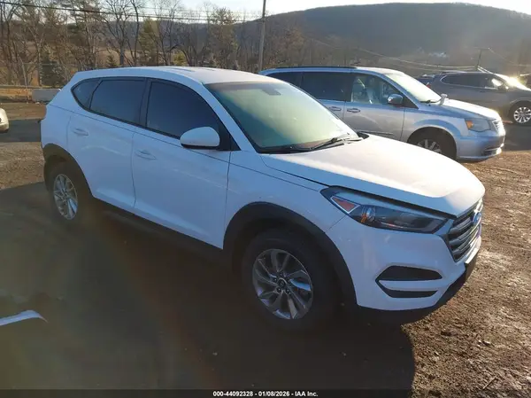 KM8J23A43JU768109 2018 HYUNDAI TUCSON - Image 1