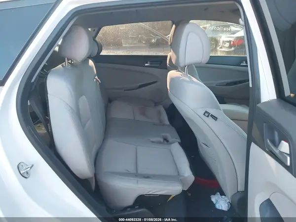 KM8J23A43JU768109 2018 HYUNDAI TUCSON - Image 8