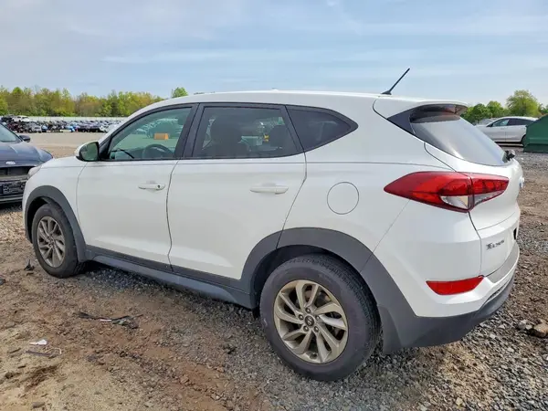 KM8J23A43JU775027 2018 HYUNDAI TUCSON - Image 2