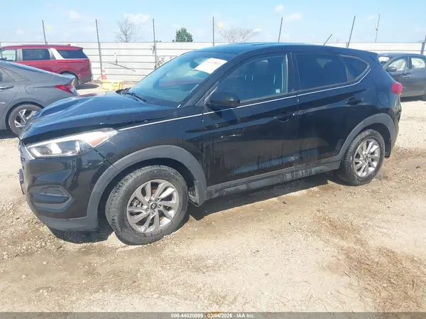 KM8J23A43JU783435 2018 HYUNDAI TUCSON - Image 2
