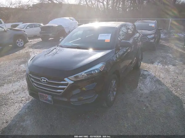 KM8J23A43JU798727 2018 HYUNDAI TUCSON - Image 2