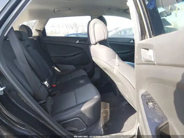 KM8J23A43JU798727 2018 HYUNDAI TUCSON - Image 8