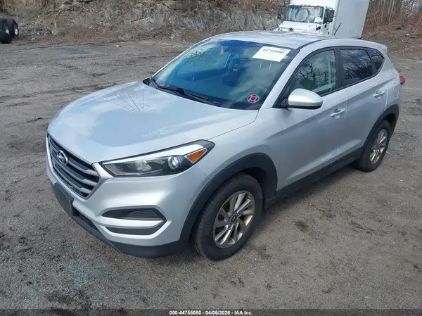 KM8J23A43JU803750 2018 HYUNDAI TUCSON - Image 2