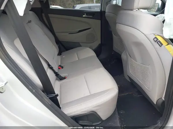KM8J23A43JU810763 2018 HYUNDAI TUCSON - Image 8