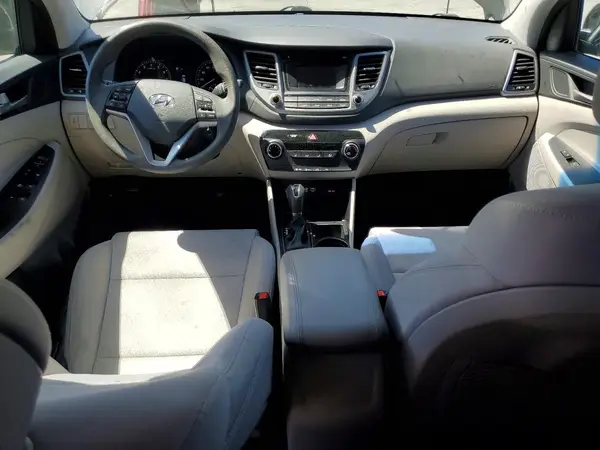 KM8J23A43JU813517 2018 HYUNDAI TUCSON - Image 8