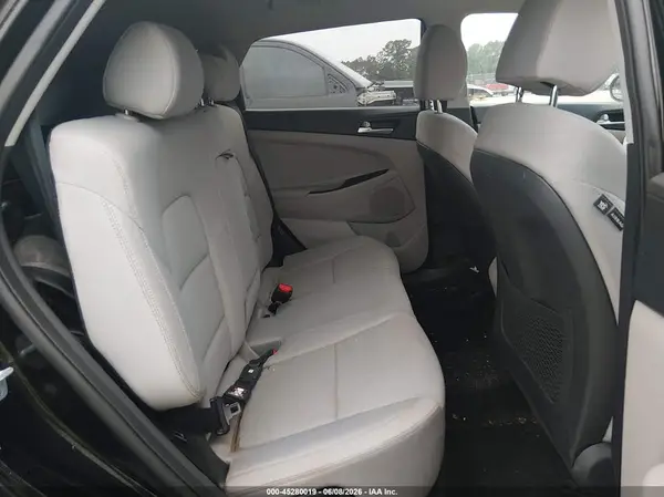 KM8J23A43KU002558 2019 HYUNDAI TUCSON - Image 8