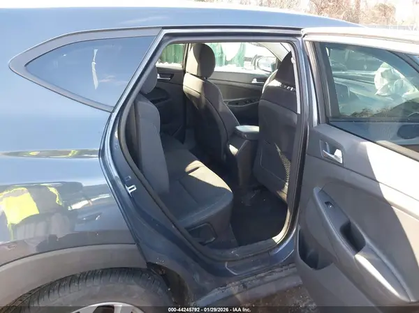 KM8J23A43KU040386 2019 HYUNDAI TUCSON - Image 8