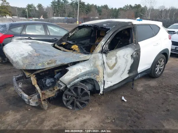 KM8J23A43KU859611 2019 HYUNDAI TUCSON - Image 2