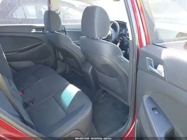 KM8J23A43KU909925 2019 HYUNDAI TUCSON - Image 8
