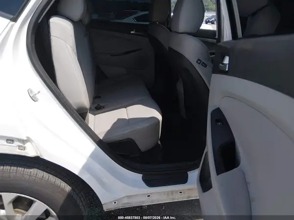 KM8J23A43KU927891 2019 HYUNDAI TUCSON - Image 8