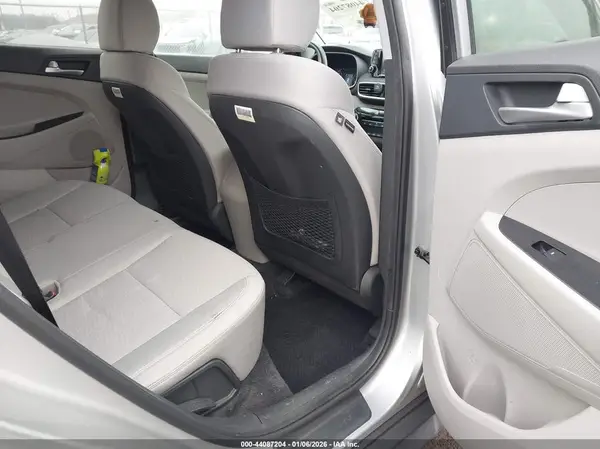 KM8J23A43LU272570 2020 HYUNDAI TUCSON - Image 8
