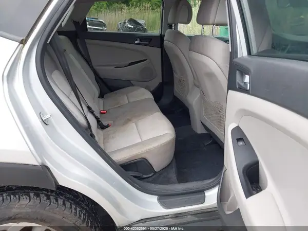 KM8J23A44GU157143 2016 HYUNDAI TUCSON - Image 8