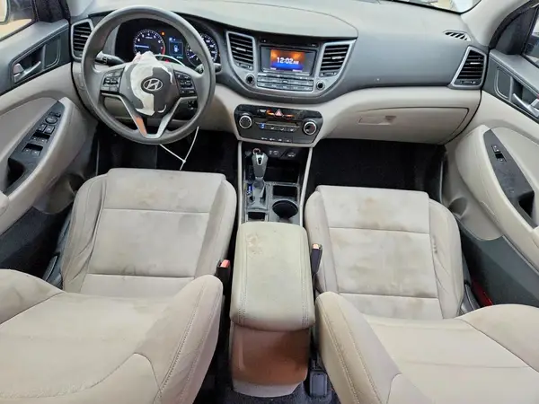 KM8J23A44GU215378 2016 HYUNDAI TUCSON - Image 8