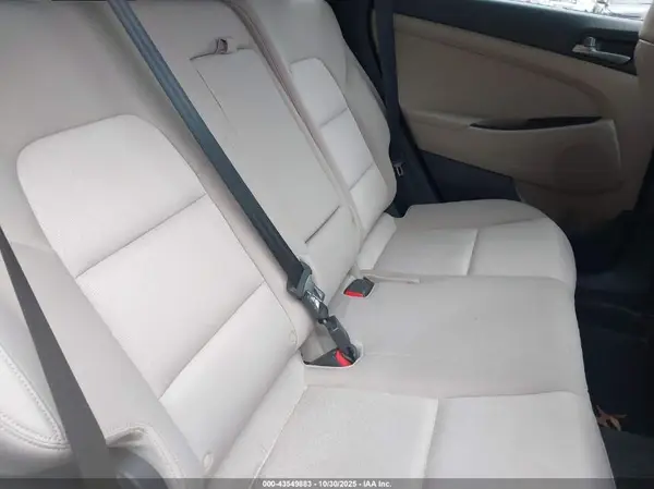 KM8J23A44GU247795 2016 HYUNDAI TUCSON - Image 8