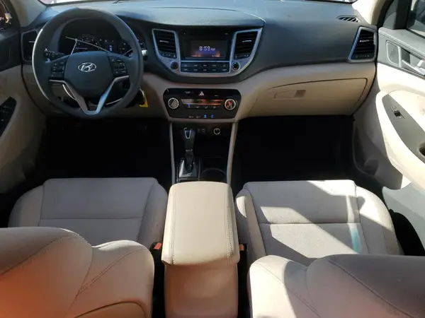 KM8J23A44HU254702 2017 HYUNDAI TUCSON - Image 8
