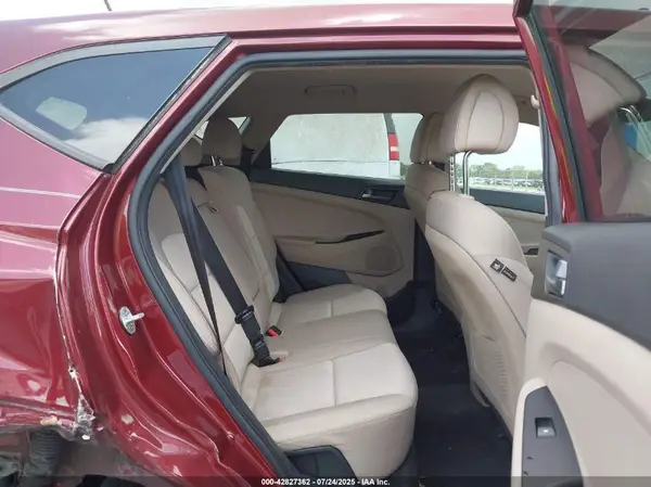 KM8J23A44HU254778 2017 HYUNDAI TUCSON - Image 8