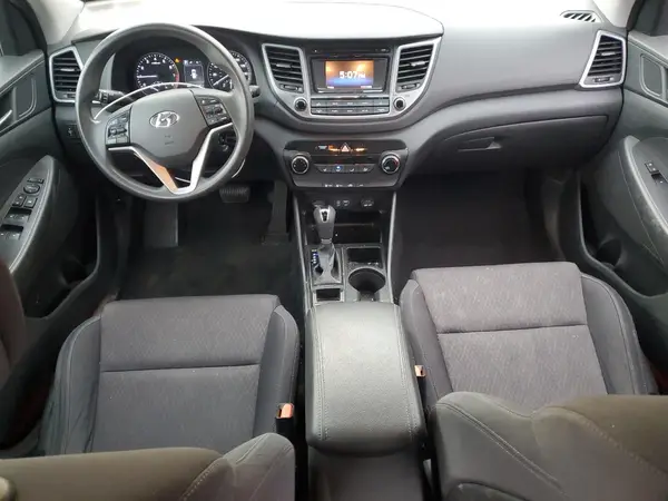 KM8J23A44HU276957 2017 HYUNDAI TUCSON - Image 8