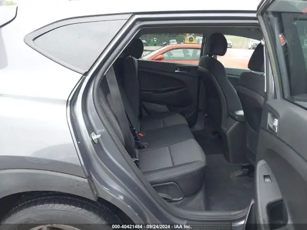 KM8J23A44HU290437 2017 HYUNDAI TUCSON - Image 8