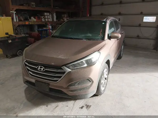 KM8J23A44HU334064 2017 HYUNDAI TUCSON - Image 2