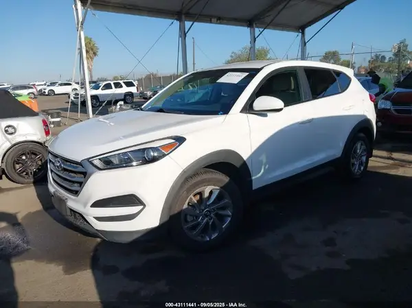 KM8J23A44HU355805 2017 HYUNDAI TUCSON - Image 2