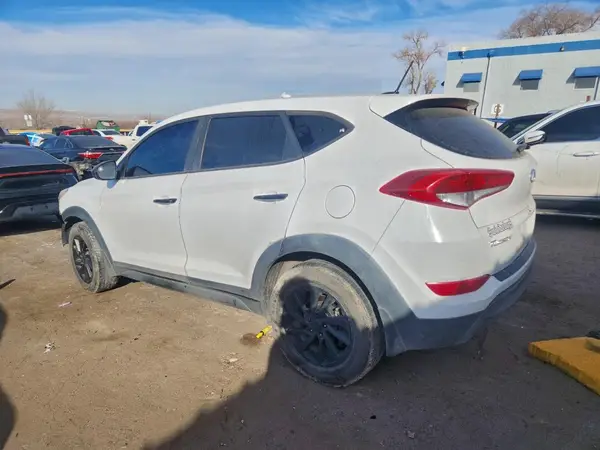 KM8J23A44HU356064 2017 HYUNDAI TUCSON - Image 2