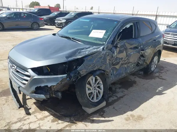 KM8J23A44HU378758 2017 HYUNDAI TUCSON - Image 2