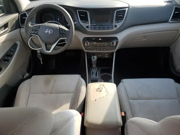 KM8J23A44HU382602 2017 HYUNDAI TUCSON - Image 8