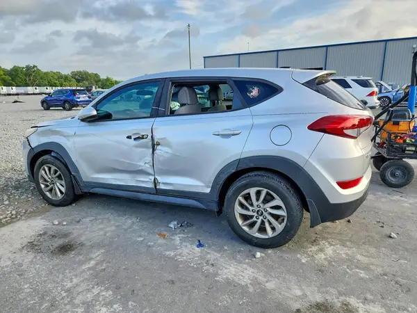KM8J23A44HU385385 2017 HYUNDAI TUCSON - Image 2
