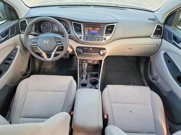 KM8J23A44HU385385 2017 HYUNDAI TUCSON - Image 8