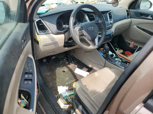 KM8J23A44HU386973 2017 HYUNDAI TUCSON - Image 8