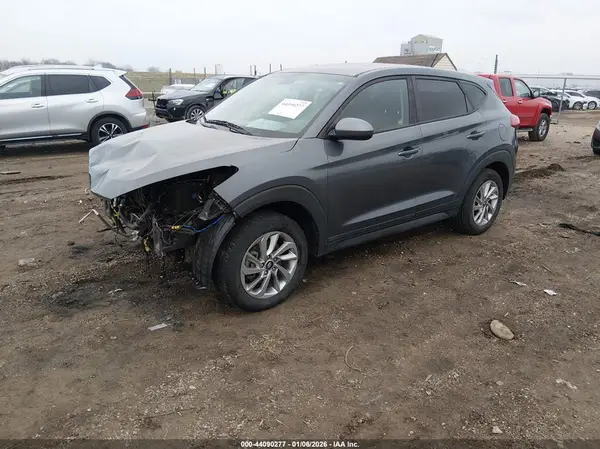 KM8J23A44HU387167 2017 HYUNDAI TUCSON - Image 2