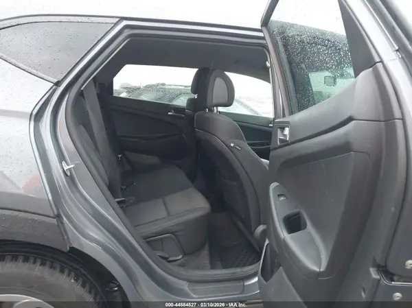 KM8J23A44HU399447 2017 HYUNDAI TUCSON - Image 8