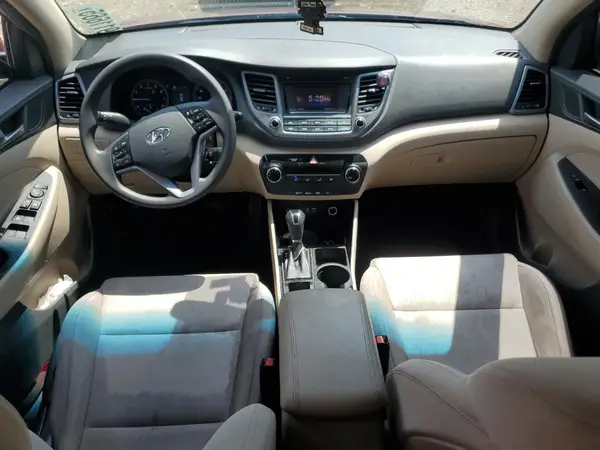 KM8J23A44HU410043 2017 HYUNDAI TUCSON - Image 8