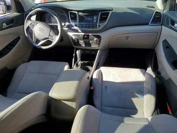 KM8J23A44HU413671 2017 HYUNDAI TUCSON - Image 8