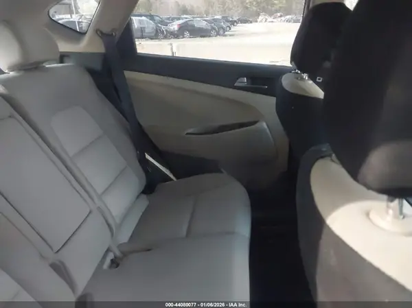 KM8J23A44HU459534 2017 HYUNDAI TUCSON - Image 8