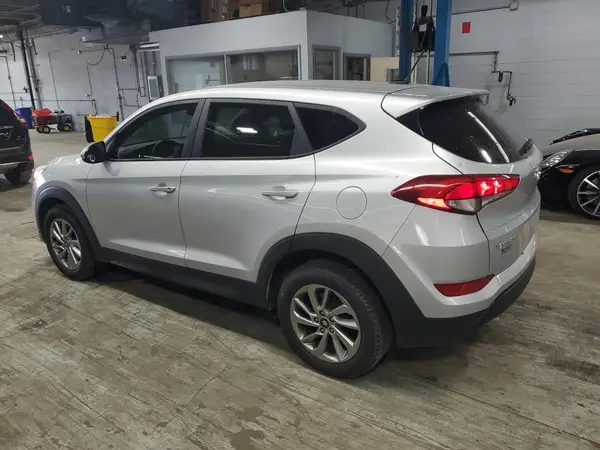 KM8J23A44HU470162 2017 HYUNDAI TUCSON - Image 2