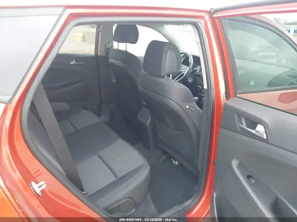 KM8J23A44HU482053 2017 HYUNDAI TUCSON - Image 8