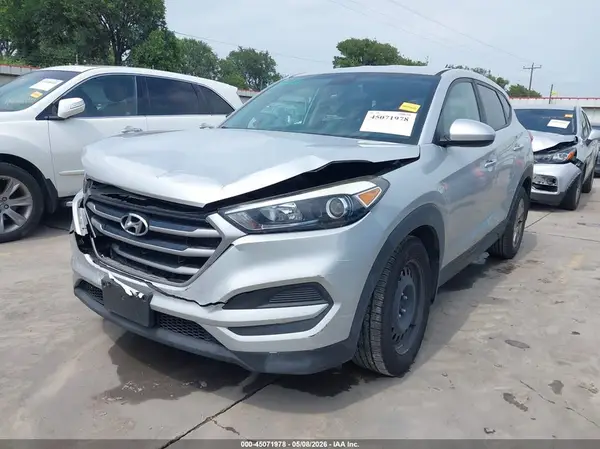 KM8J23A44HU494817 2017 HYUNDAI TUCSON - Image 2