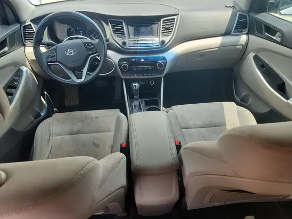 KM8J23A44HU521207 2017 HYUNDAI TUCSON - Image 8