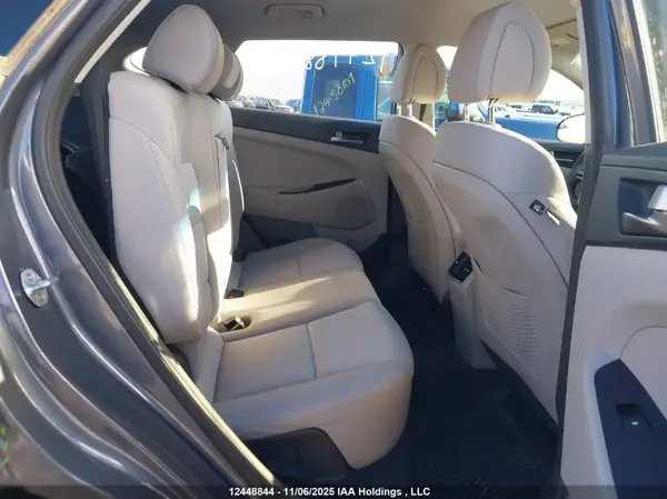 KM8J23A44HU540937 2017 HYUNDAI TUCSON - Image 8