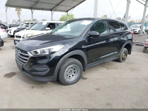 KM8J23A44HU555969 2017 HYUNDAI TUCSON - Image 2