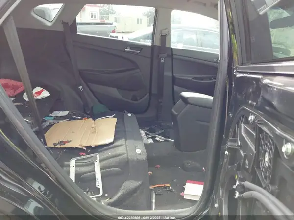 KM8J23A44HU555969 2017 HYUNDAI TUCSON - Image 8