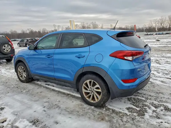 KM8J23A44HU575820 2017 HYUNDAI TUCSON - Image 2
